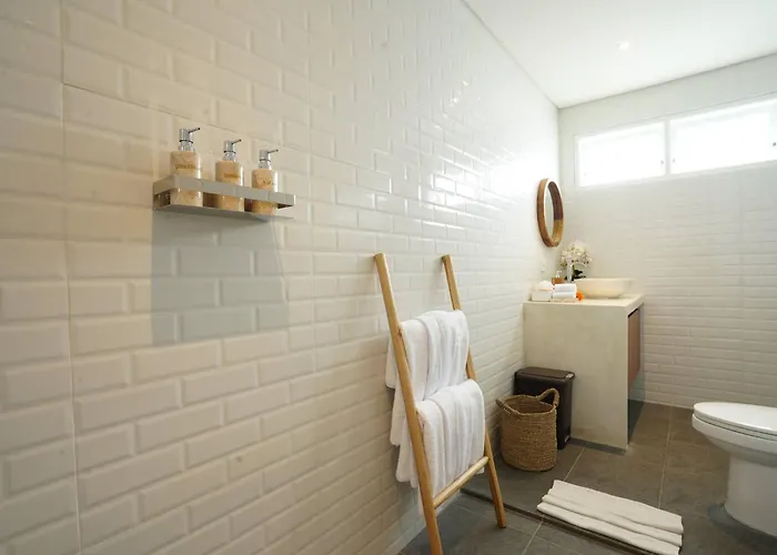 Ferienhaus 9 Mins To Canggu Beach, 4 Bed Pool Mengwi