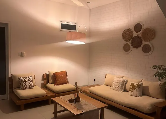 9 Mins To Canggu Beach, 4 Bed Pool Mengwi