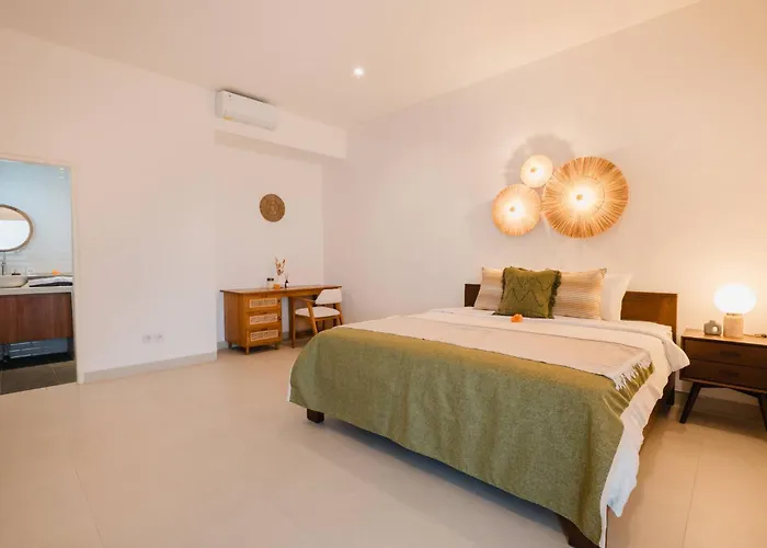 9 Mins To Canggu Beach, 4 Bed Pool Ferienhaus