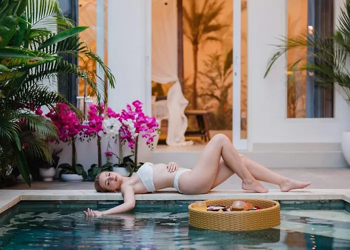 Ferienhaus 9 Mins To Canggu Beach, 4 Bed Pool